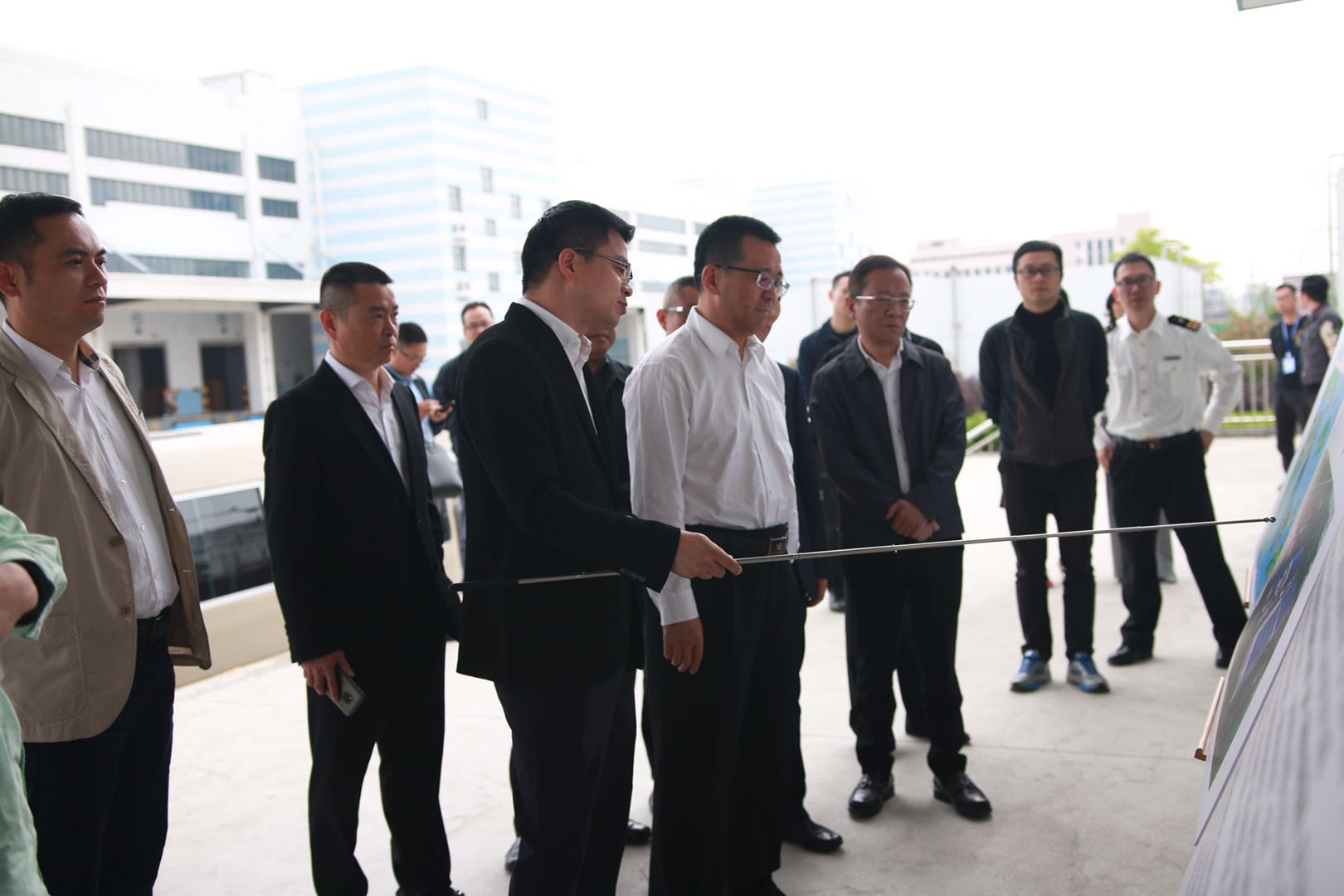 杭州海关马建哲关长一行赴温州保税物流中心调研